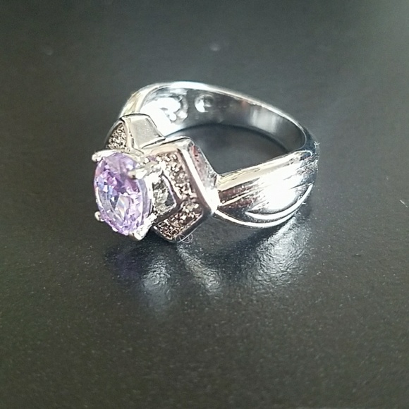 NWOT Purple Faux Gem Ring! - Picture 2 of 6